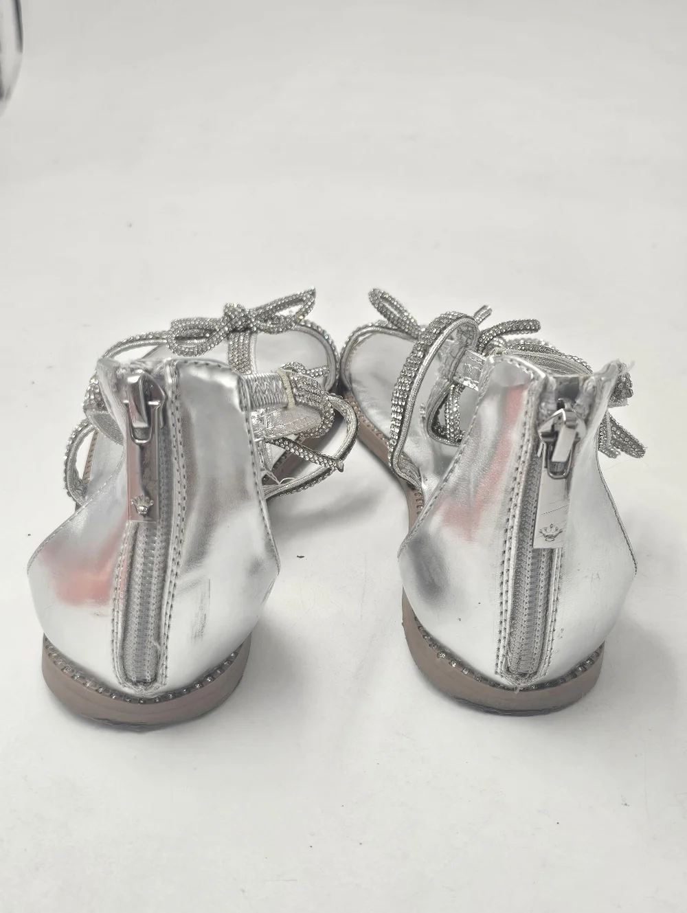Nina Kids Solace Silver Rhinestone Bow Sandals Youth Size 2 Dress Shoes